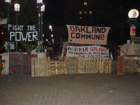 Barricade, Police raid on Occupy Oakland, Tuesday October 25, 2011