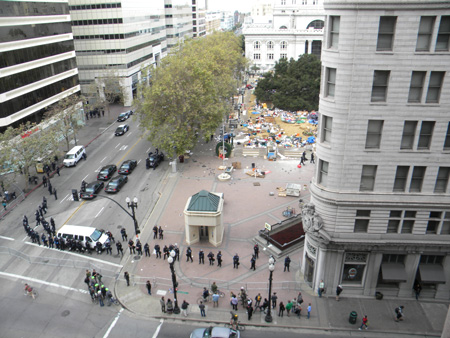 Police raid on Occupy Oakland, Tuesday October 25, 2011