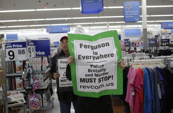 Protesta en Walmart en Ferguson, El Viernes Negro, 28 de noviembre de 2014