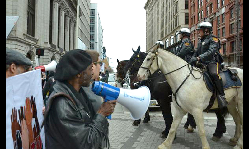 Cleveland: Confronting police on horses. Photo: special to revcom.us
