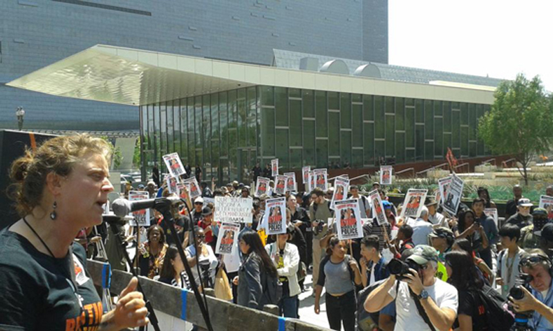 Los Angeles: Nearly a thousand people rallied at LAPD Headquarters. Photo: Lonny Meyers