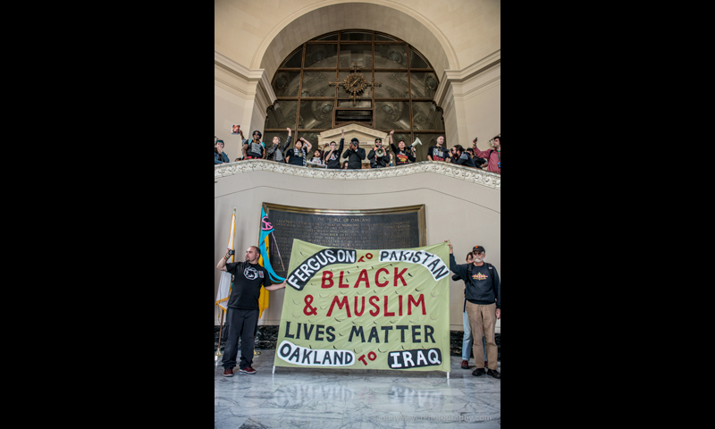 Oakland: Shutting down City Hall. Photo: special to revcom.us