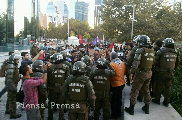Protest in Chile against US attack on Syria