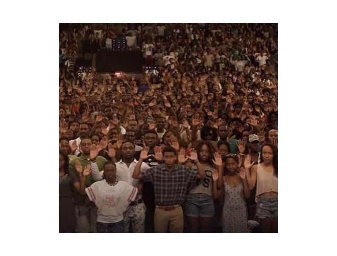 Estudiantes con las manos arriba, universidad Howard, Washington, D.C., imagen viral en la red, 14 agosto. 